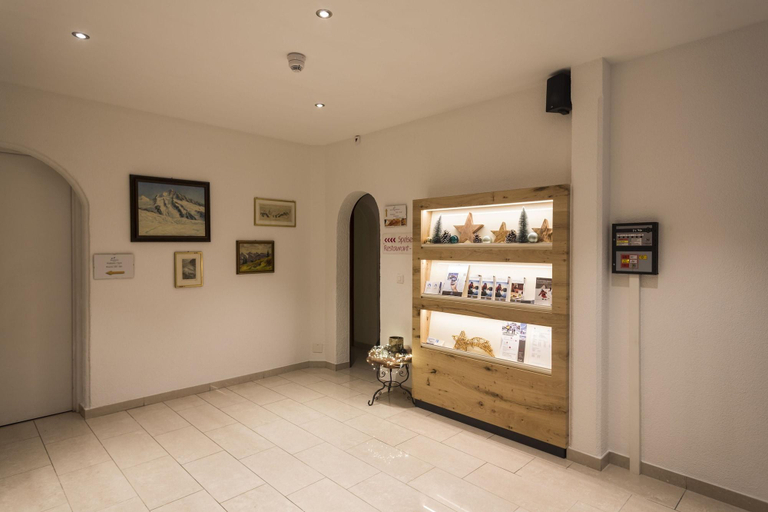 Public Area 2, Matterhorn Inn - Wellness & Dining - at Zermatt Shuttle Station, Visp