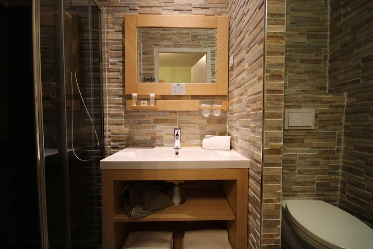 Bathroom 4, The Originals Boutique Hotel Lakeside Biscarrosse, Landes