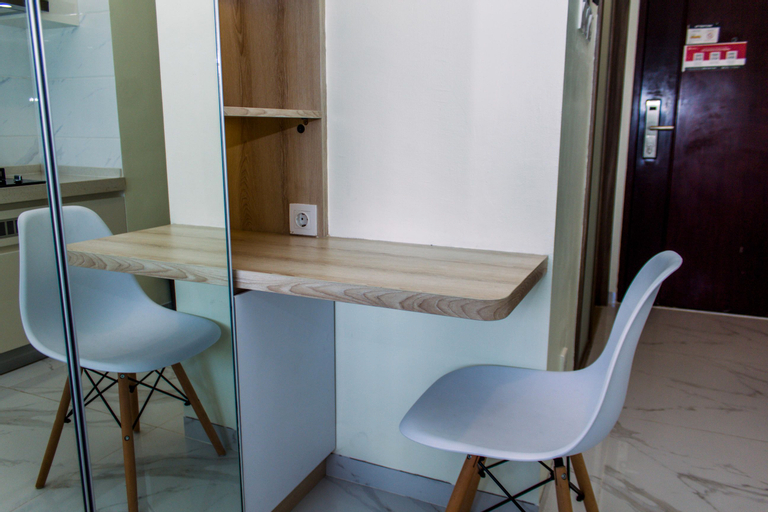 Others 5, Studio with Cozy Design at Sky House BSD Apartment By Travelio, South Tangerang