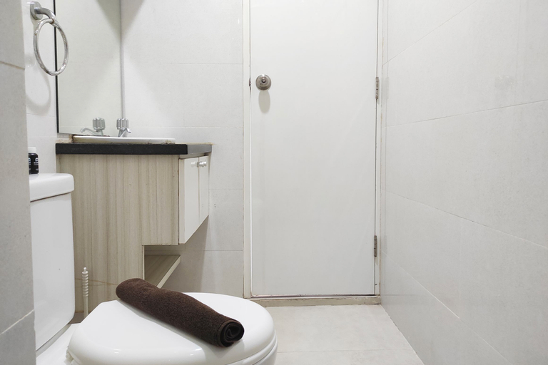 Bedroom 3, Cozy Stay and Homey 2BR Vida View Apartment By Travelio, Makassar