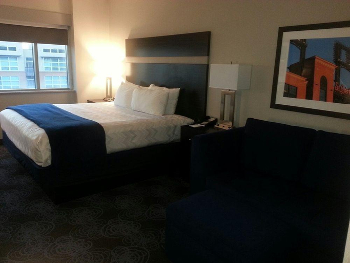 Bedroom 2, DoubleTree by Hilton St. Louis Forest Park, Saint Louis