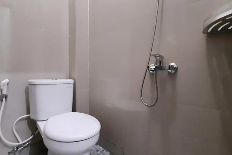 Bathroom, Hayori Hotel RedPartner, West Pasaman