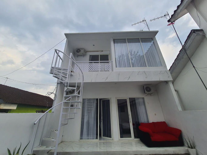 Exterior & Views 2, RedDoorz Syariah near Taruna Nusantara Magelang, Magelang