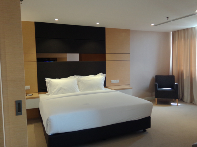 Hotel Excelsior - Tap to explore photos