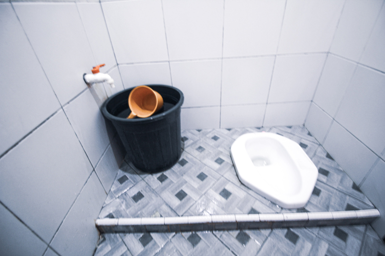 Bathroom, Jajapin Pondok Wisata Karapyak, Pangandaran
