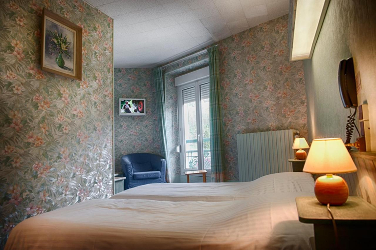 Bedroom 3, Hotel Les Alpes, Isère