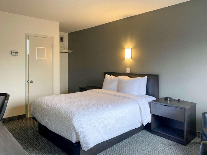 Bedroom 3, Rodeway Inn Gaspe, La Côte-de-Gaspé