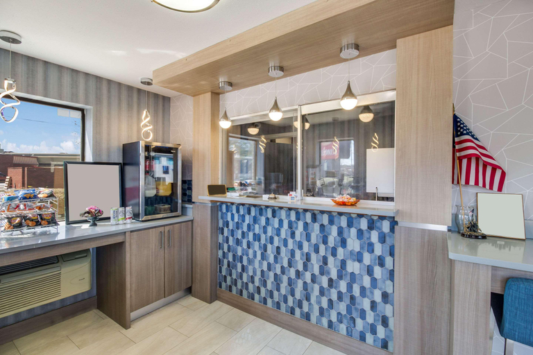 Food & Drinks 4, Econo Lodge North Houston, Houston