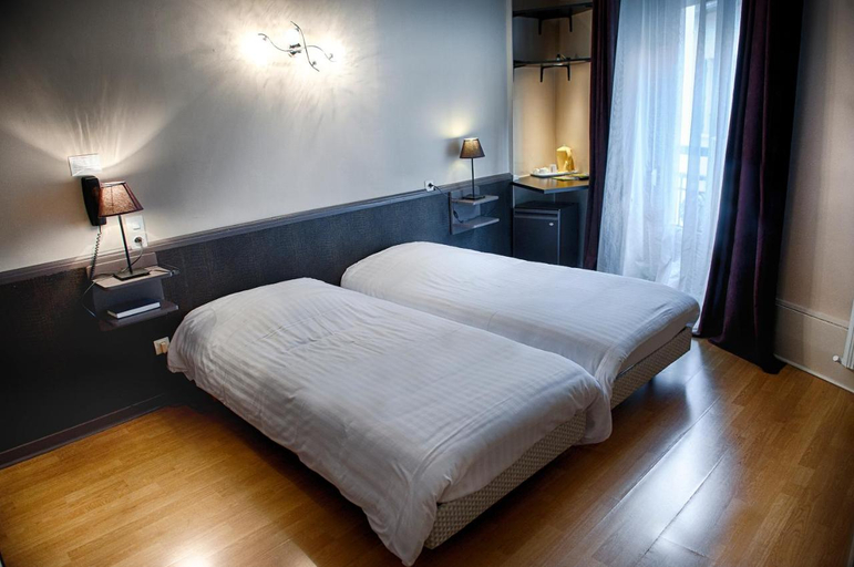 Bedroom 4, Hotel Les Alpes, Isère