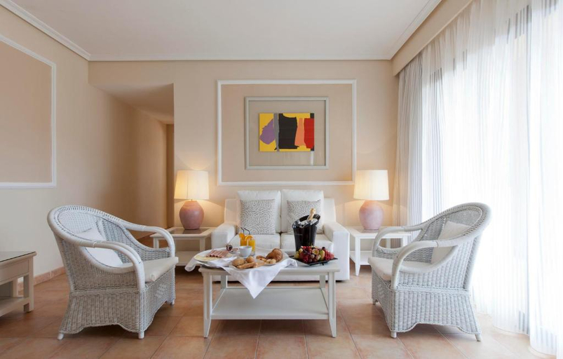Bedroom 4, Lago Garden Apart-suites & Spa Hotel, Baleares