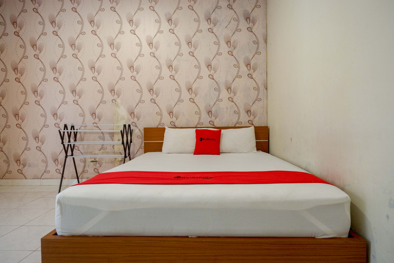 Bedroom 2, RedDoorz Plus @ Jalan Parangtritis 2, Bantul