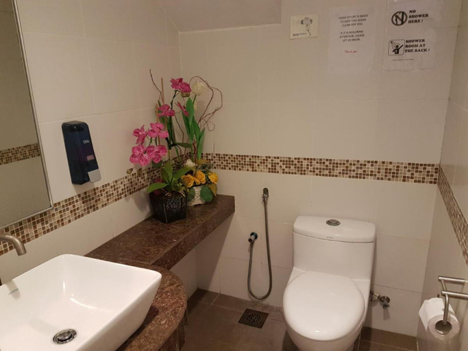 Bathroom 3, Langkawi Hotel Asia, Langkawi