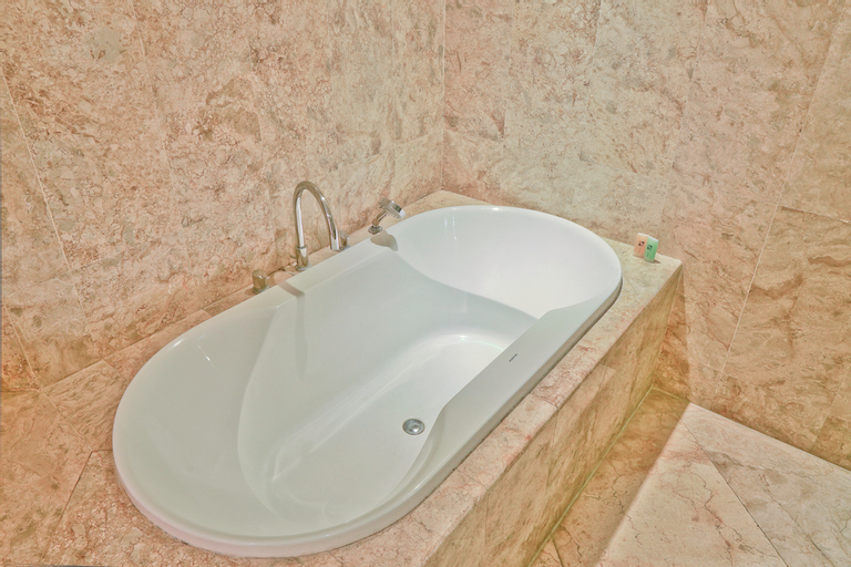 Bathroom 12