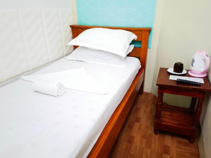 Bedroom 4, RedDoorz @ D128 Lodge Cagayan Valley, Tuguegarao City