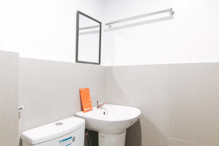 Bathroom 4, RedDoorz @ KBL Transient Inn San Fernando, Bacolor