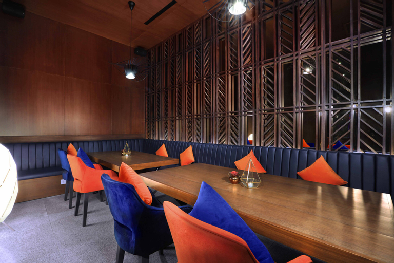 Business Facilities 17