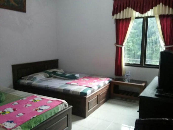 Hotel Ngebel Indah Room Type - Standard Triple Room with Lake View