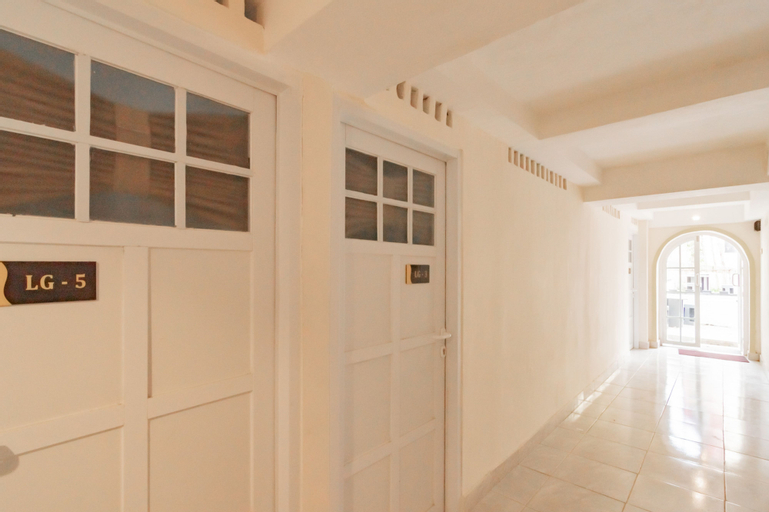 Public Area 3, Urbanview Hotel Kangen Bungalow Purwakarta by RedDoorz, Purwakarta