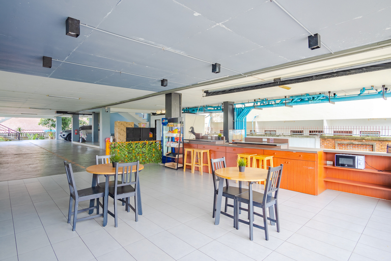 Food & Drinks 4, AJ Residence, Phuket Island