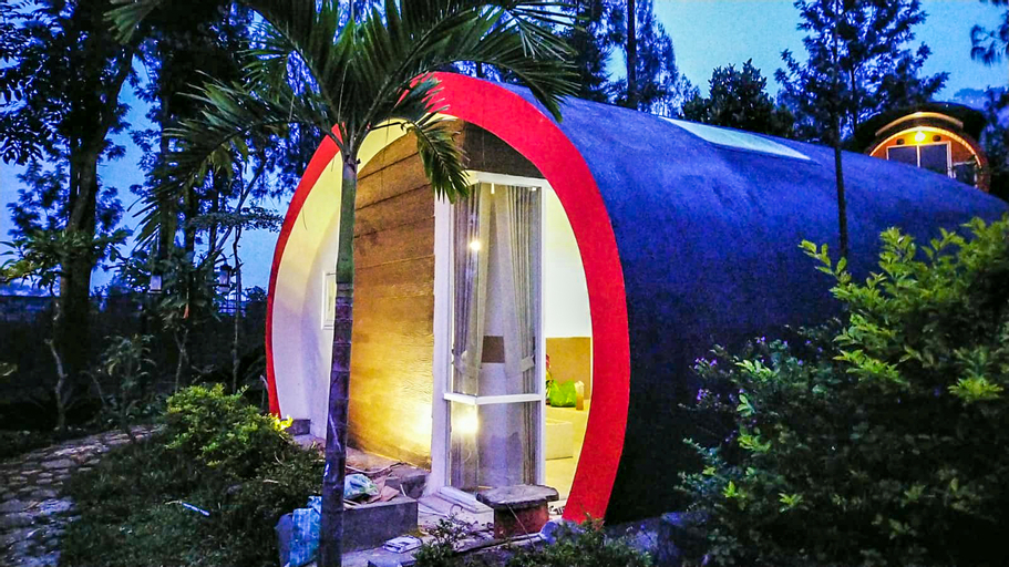 Exterior & Views 1, De'Pipo Homestay, Probolinggo