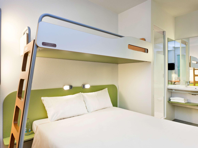 Bedroom 15
