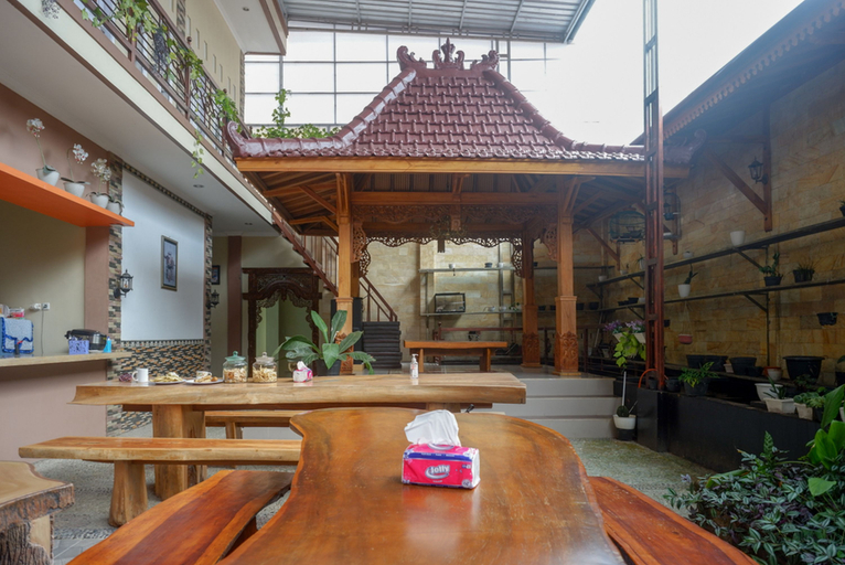 Others 5, RedDoorz Syariah near Terminal Mendolo Wonosobo 2, Wonosobo