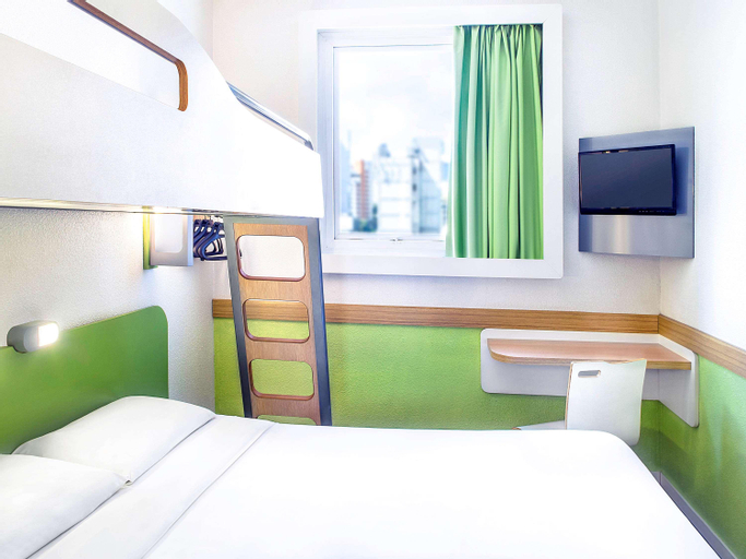 Bedroom 13