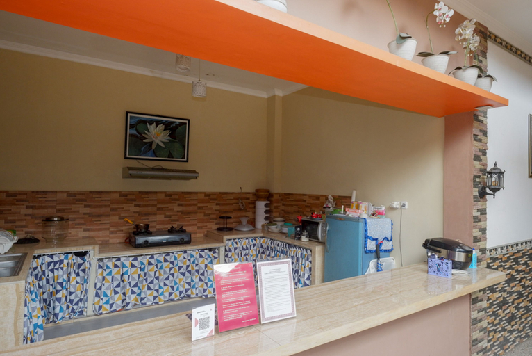 Public Area 3, RedDoorz Syariah near Terminal Mendolo Wonosobo 2, Wonosobo