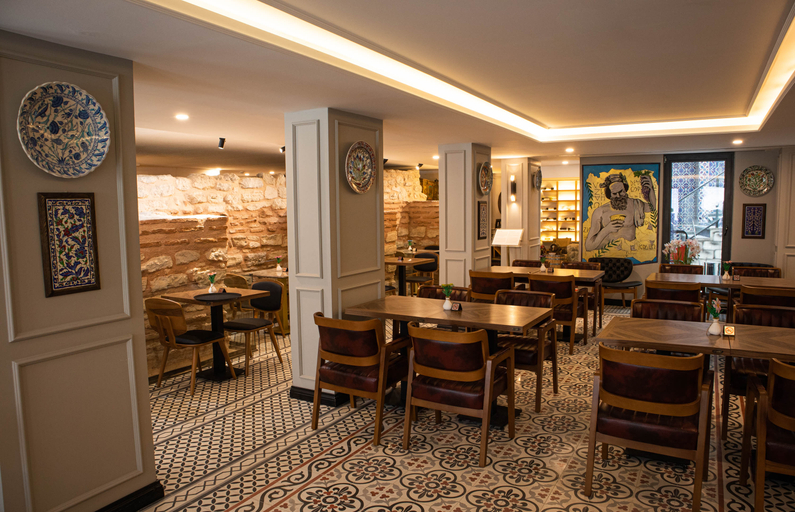 Food & Drinks 5, Royan Hagia Sophia Istanbul, Radisson Individuals, Fatih