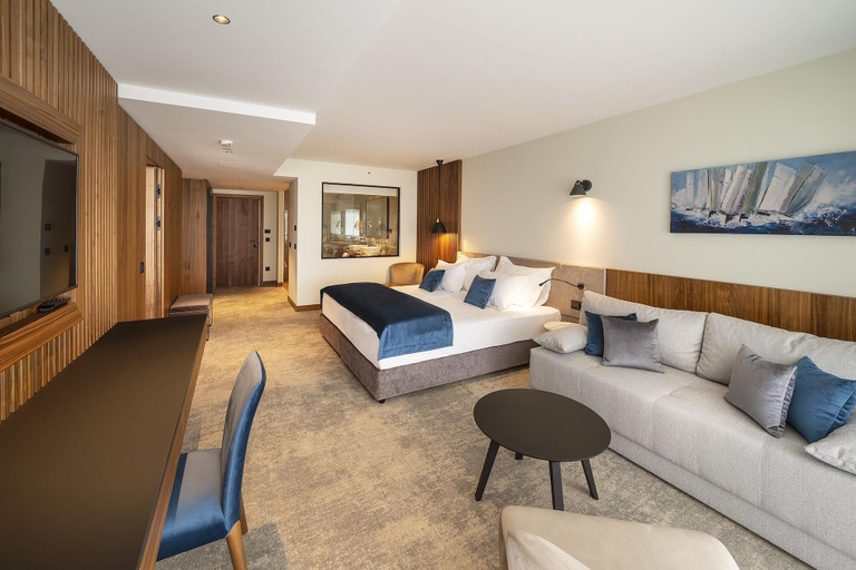 Bedroom 3, Luxury Hotel Riva, Malinska-Dubašnica