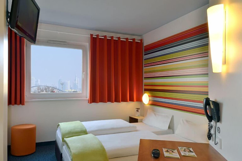 Bedroom 2, B&B Hotel Frankfurt-Niederrad, Frankfurt am Main