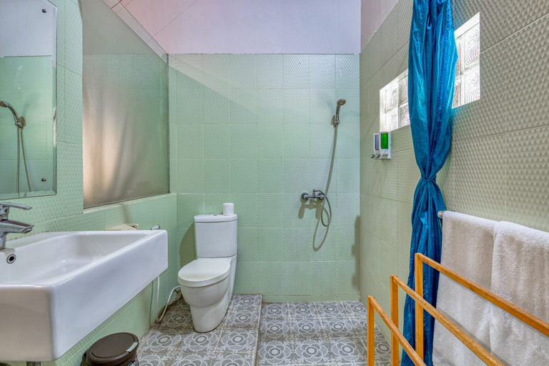 Bathroom 5, Ubud Sari Health Resort, Gianyar