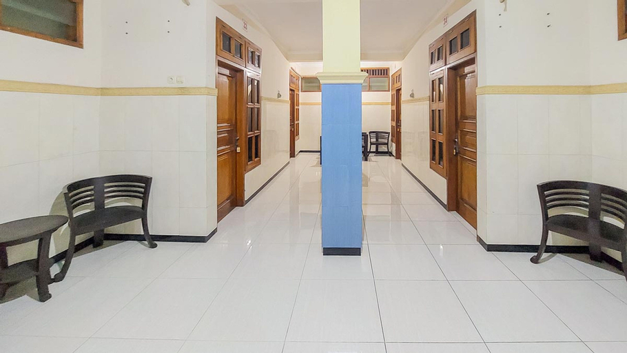 Hotel Shinta 2 near Alun Alun Kertosono, Nganjuk