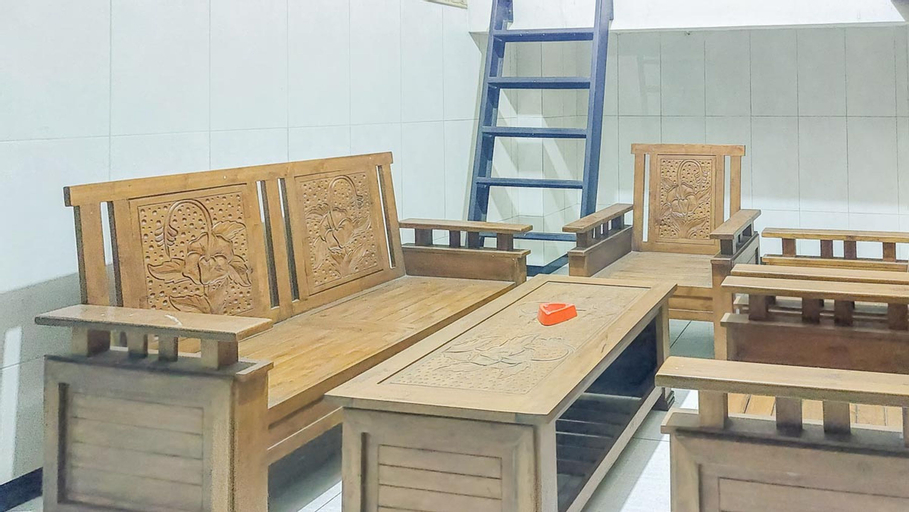 Others 5, Hotel Shinta 2 near Alun Alun Kertosono Mitra RedDoorz, Nganjuk