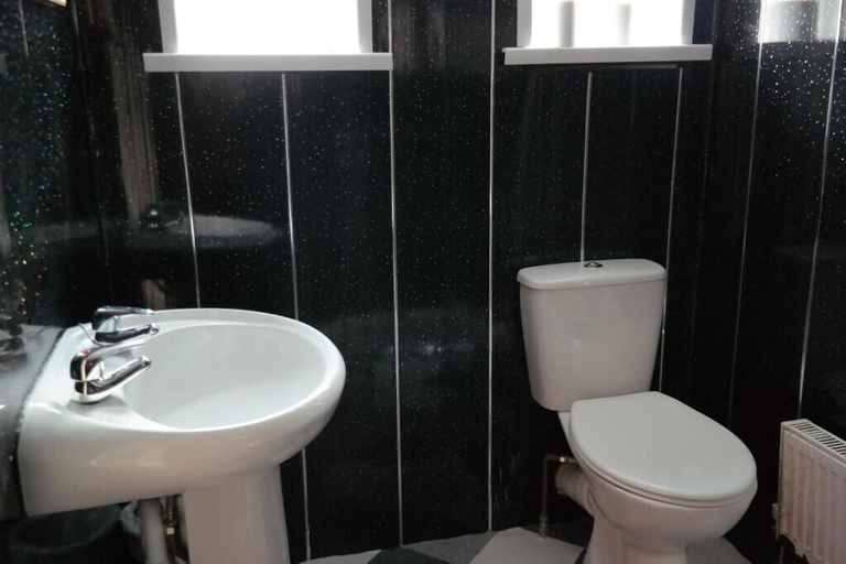 Bathroom 4, Lanayr Hotel Blackpool Limited, Blackpool