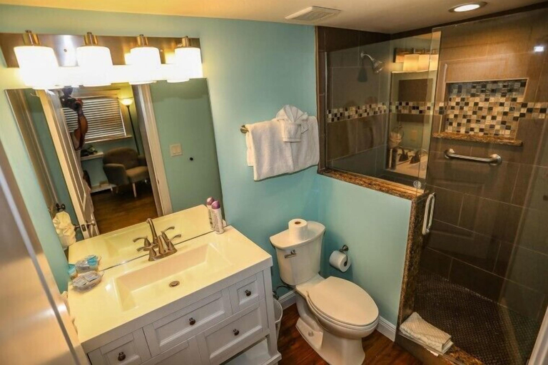 Bathroom 4, 203 Fairweather Villa B, Lee