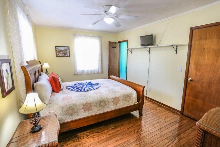 Bedroom 3, 185 Mid Island, Lee