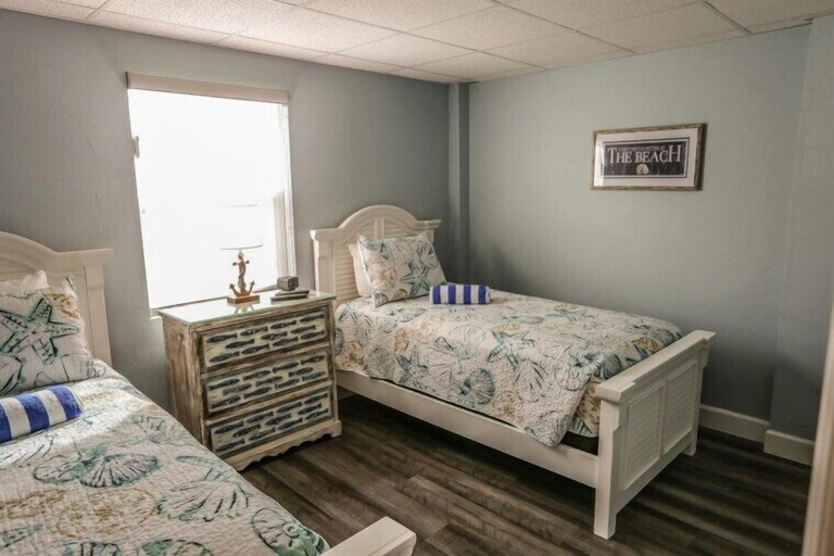 Bedroom 3, 210 Ostego, Lee