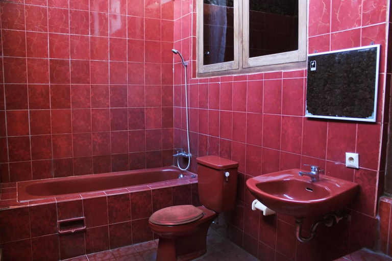 Bathroom 5, Tungeh Inn, Gianyar