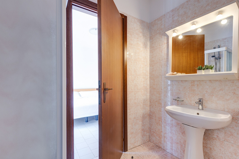 Bathroom 5, Hotel Piccadilly, Venezia