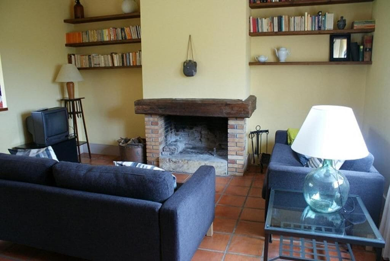 Public Area, Mas Prat, Girona
