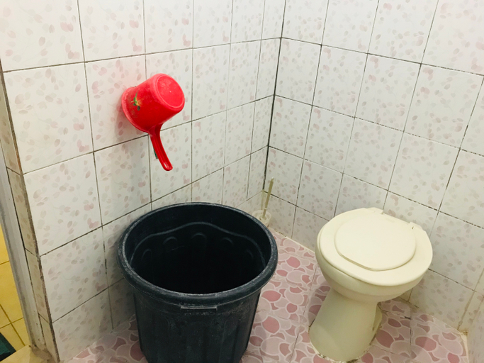 Bathroom, Guest House Dhana Syariah, Lombok