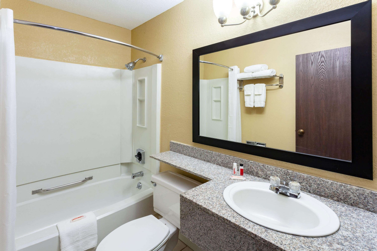 Bathroom 16