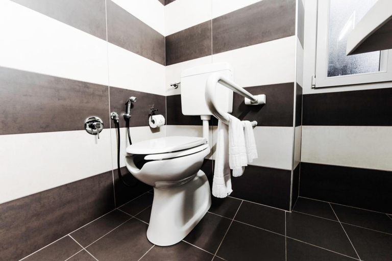 Bathroom 4, Hotel Principe Di Torino, Torino