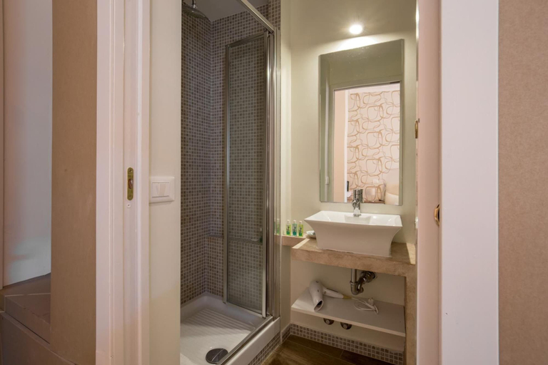 Bathroom 4, Royal Rooms Corso, Roma