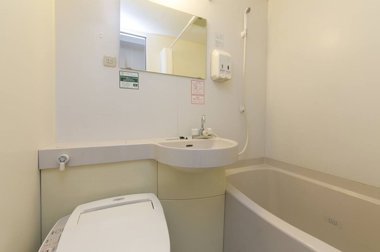 Bathroom 20