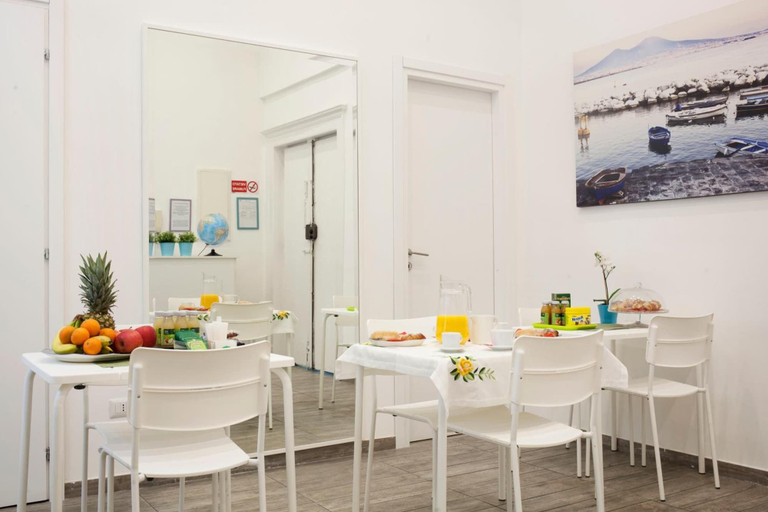 Food & Drinks 5, B&B Martucci Avenue, Napoli