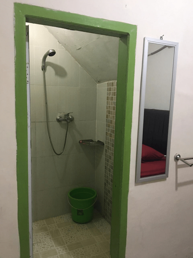 CK Homestay Syariah near Lippo Plaza Jambi Mitra RedDoorz - Tap to explore photos