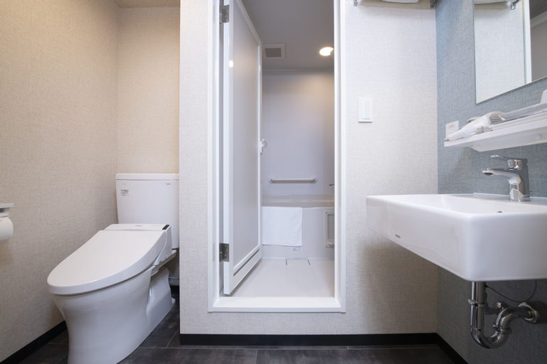 Bathroom 8