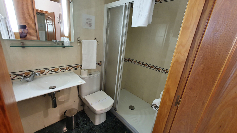 Bathroom 3, Hostal Ansonea, Navarra